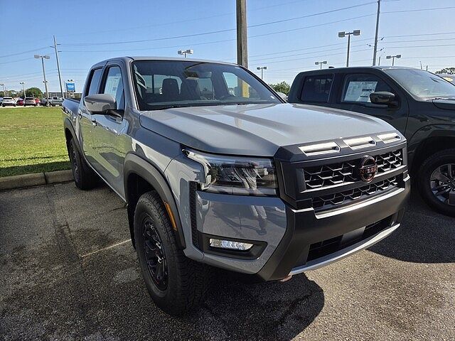 2026 NISSAN Frontier