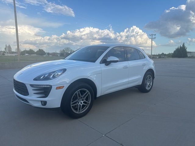 2018 PORSCHE Macan