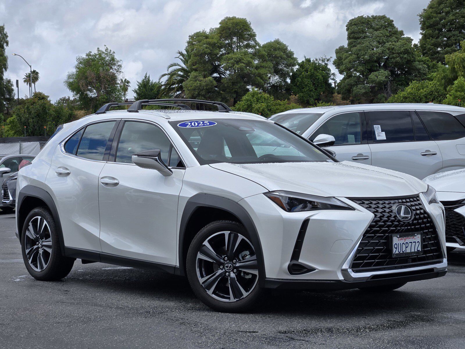 2025 LEXUS UX