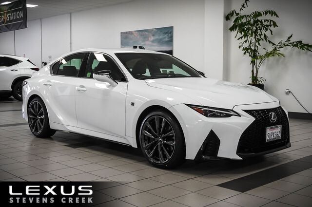 2025 LEXUS IS