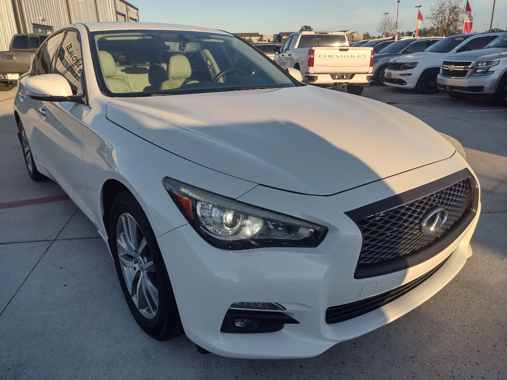 2016 INFINITI Q50