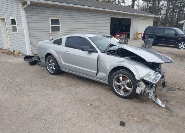 2005 FORD Mustang