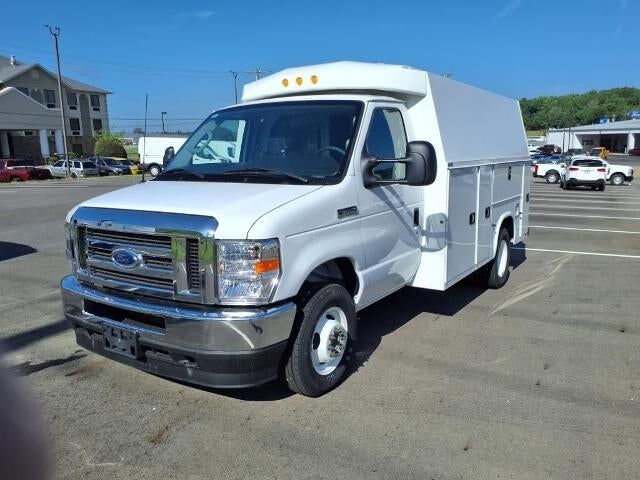 2025 FORD E-350