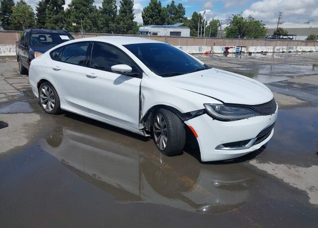 2015 CHRYSLER 200