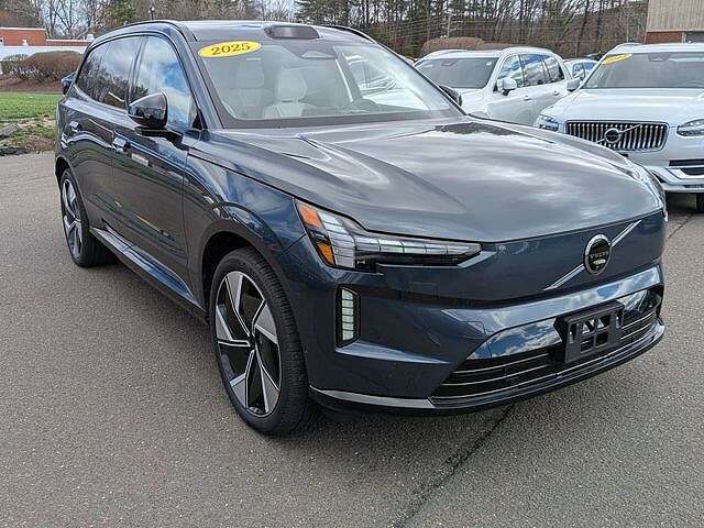2025 VOLVO EX90