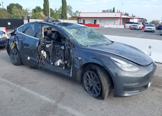 2020 TESLA Model 3