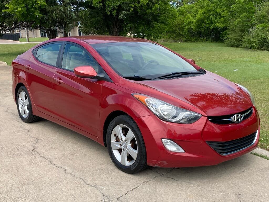 2012 HYUNDAI Elantra