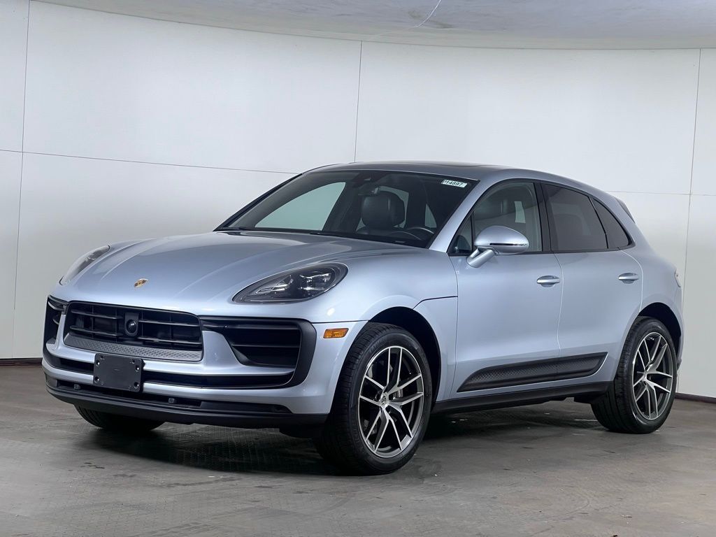 2024 PORSCHE Macan