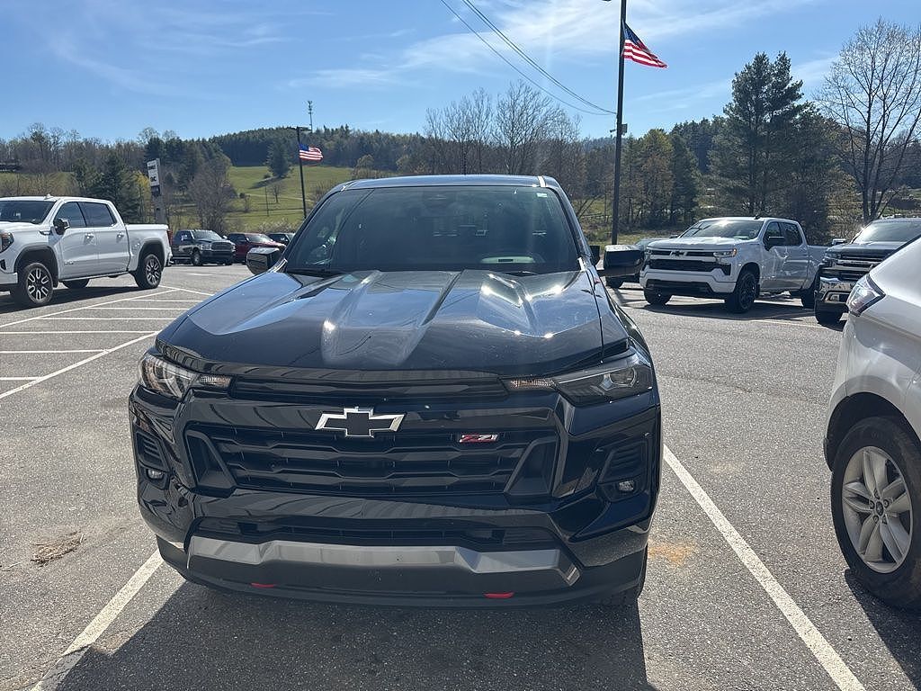 2025 CHEVROLET Colorado