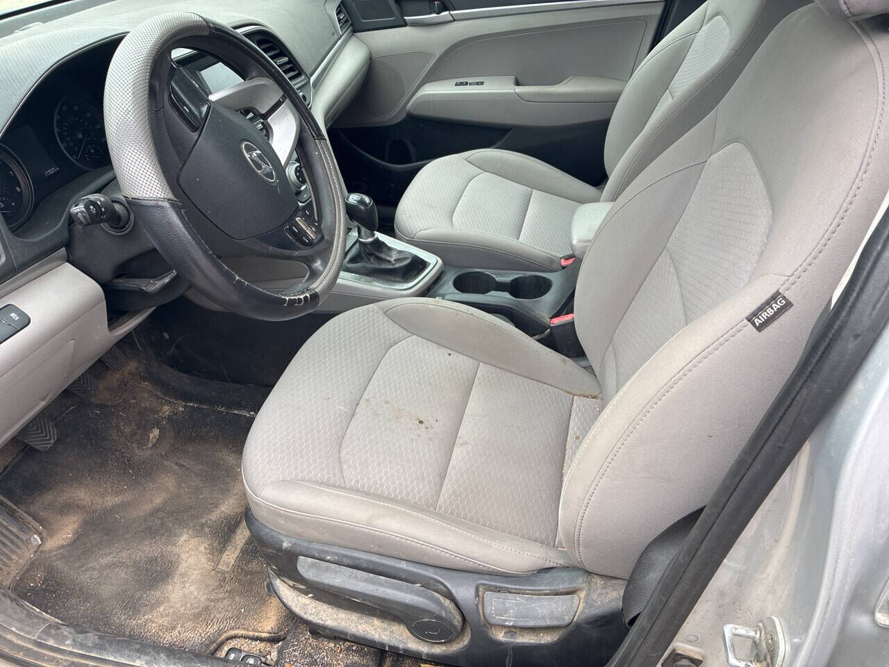 2019 HYUNDAI Elantra