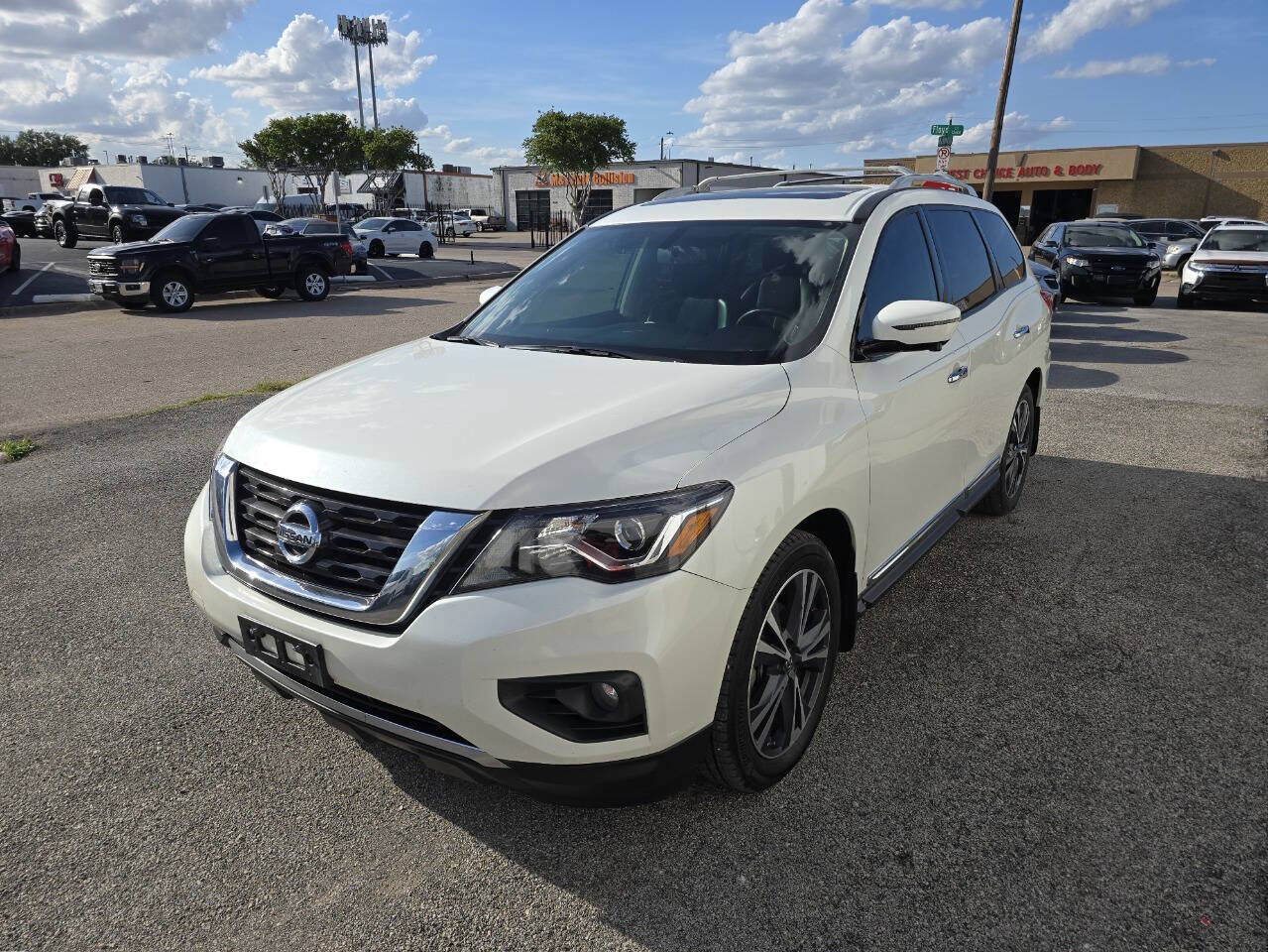 2017 NISSAN Pathfinder