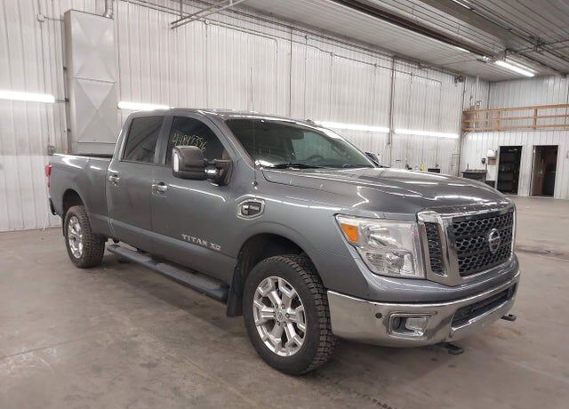 2017 NISSAN Titan