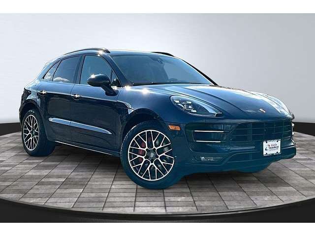 2018 PORSCHE Macan