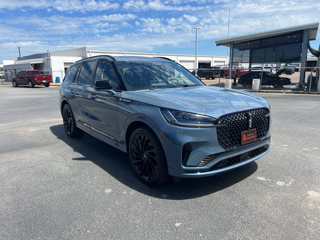2026 LINCOLN Aviator