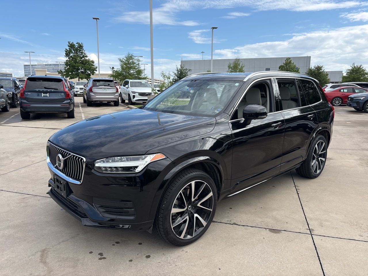 2022 VOLVO XC90