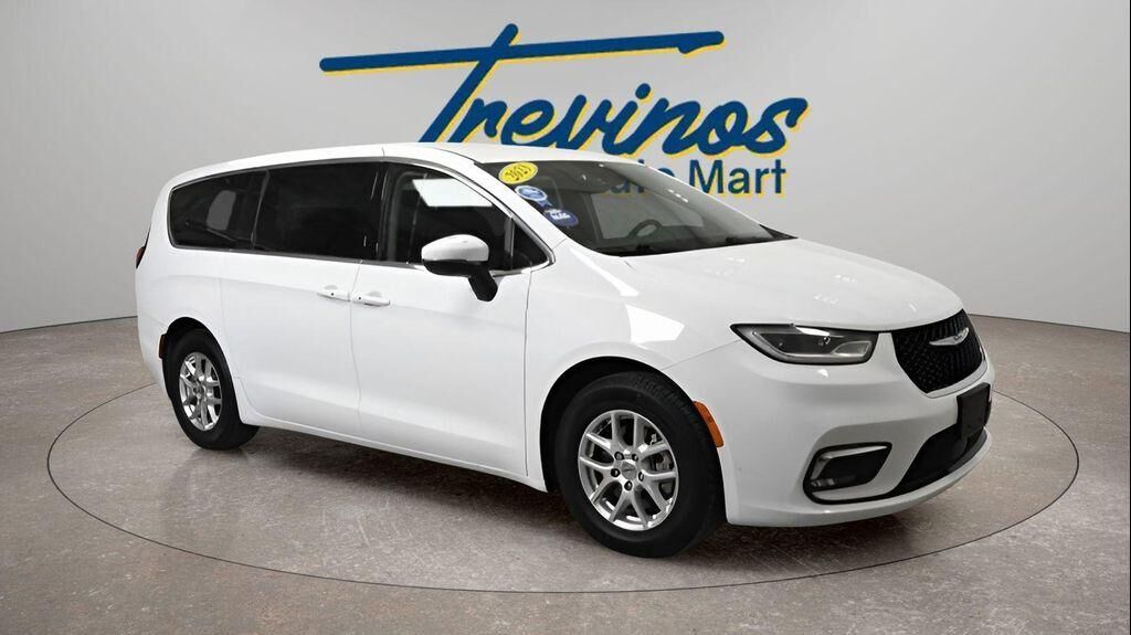 2023 CHRYSLER Pacifica