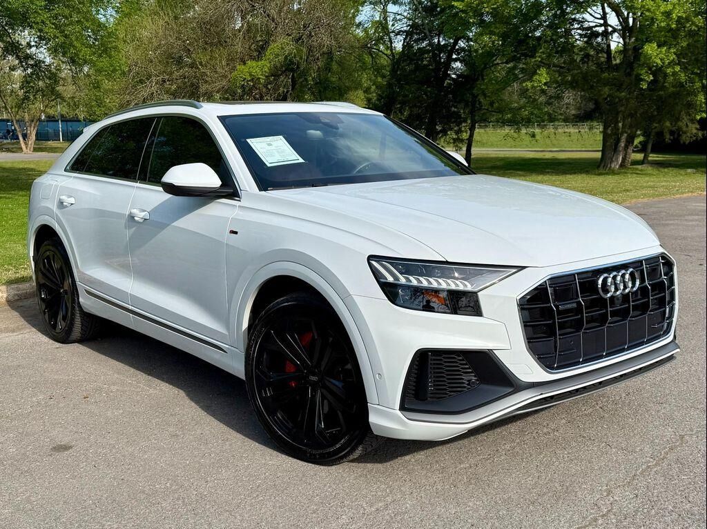 2020 AUDI Q8