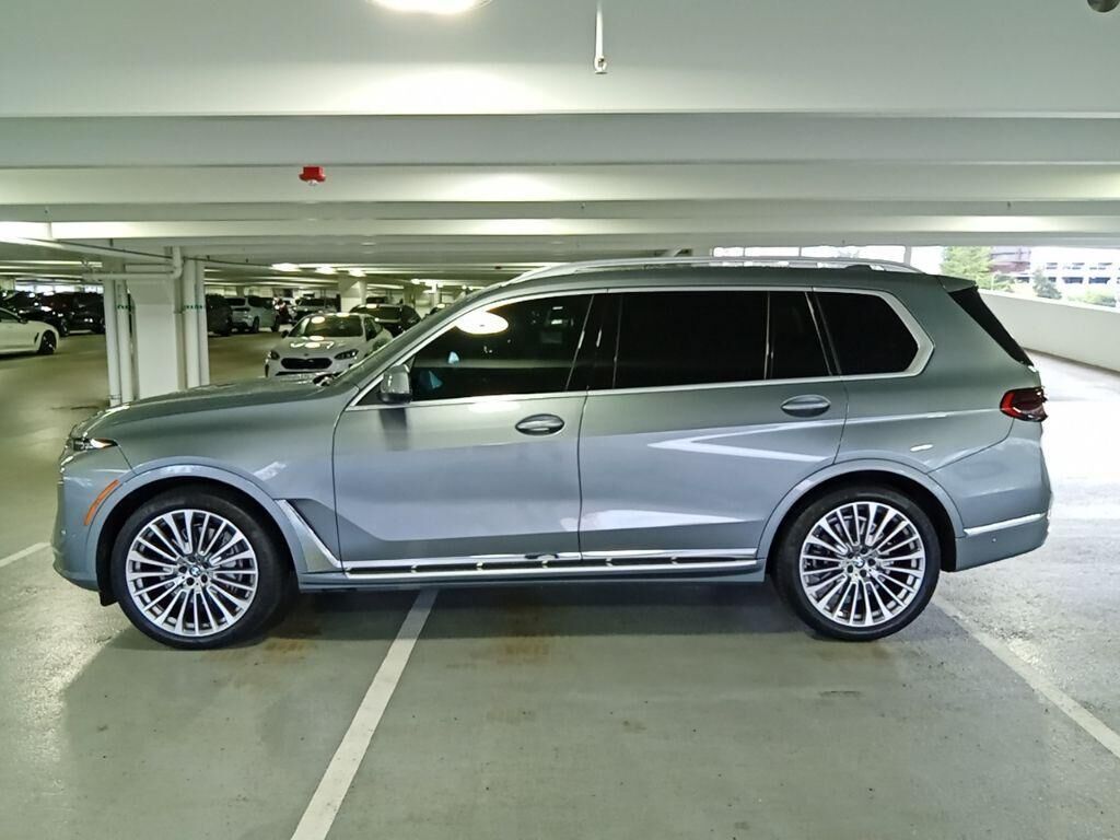 2024 BMW X7
