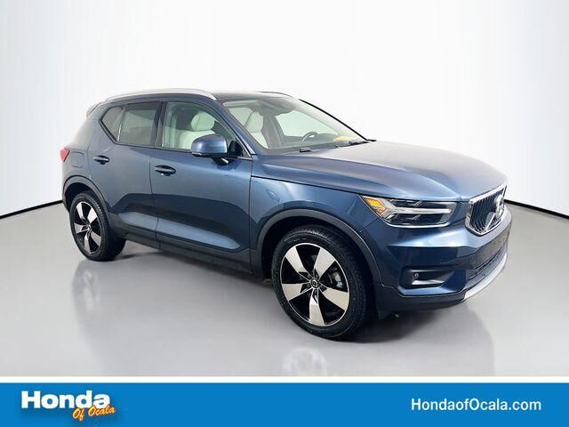 2021 VOLVO XC40