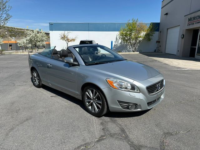 2011 VOLVO C70