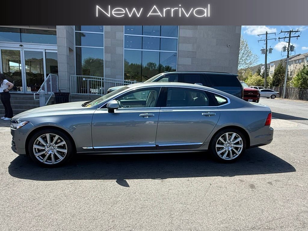 2019 VOLVO S90