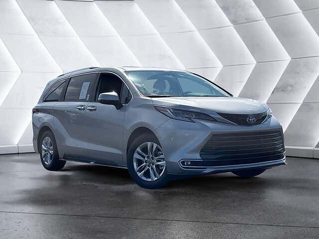 2025 TOYOTA Sienna