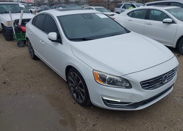 2015 VOLVO S60