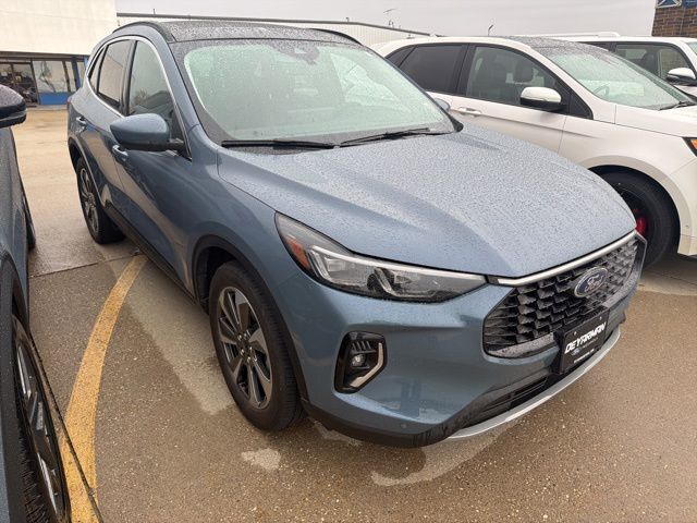 2023 FORD Escape