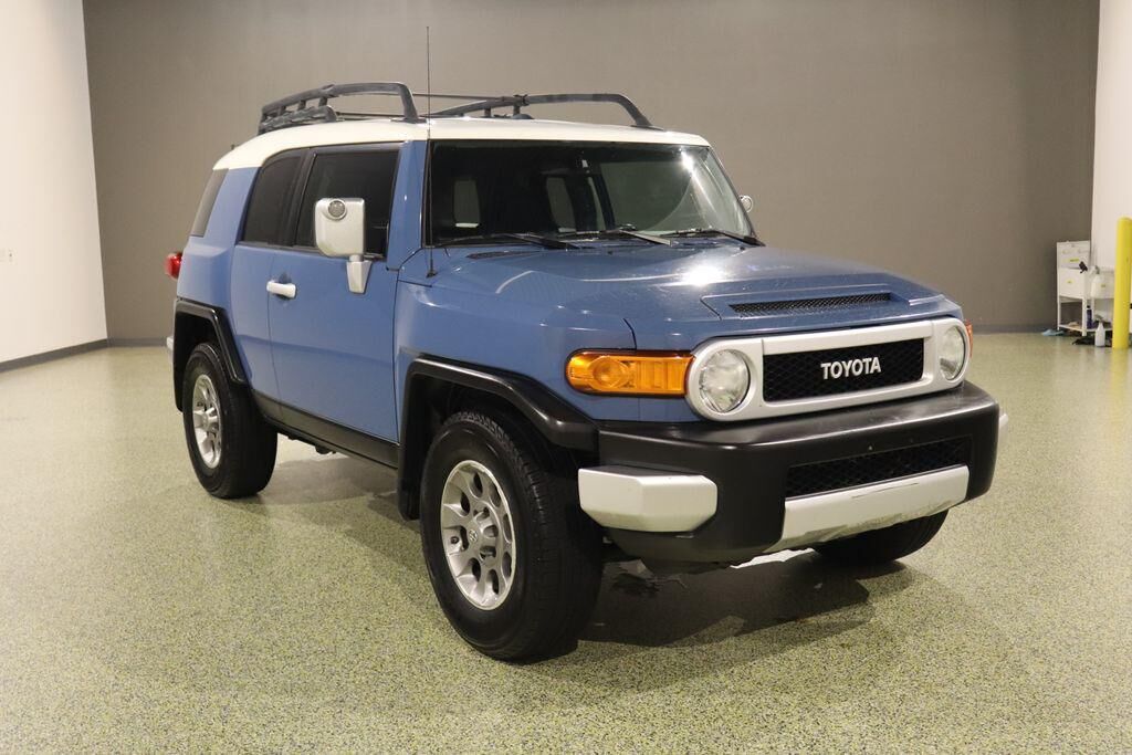 2012 TOYOTA FJ Cruiser