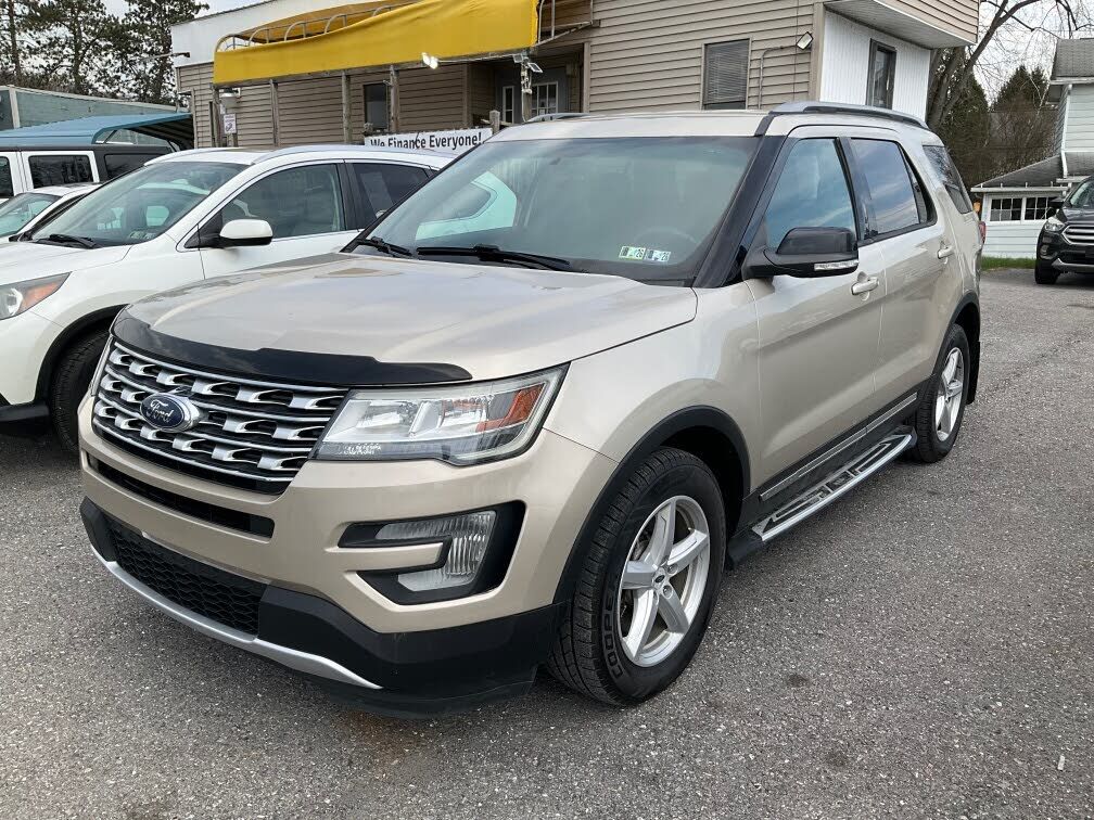 2017 FORD Explorer