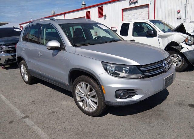 2012 VOLKSWAGEN Tiguan
