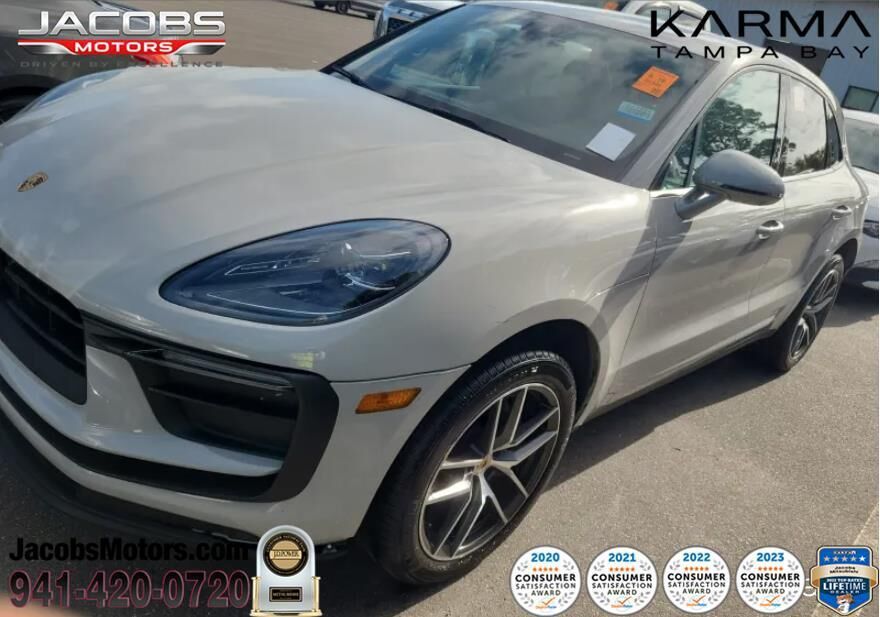 2024 PORSCHE Macan