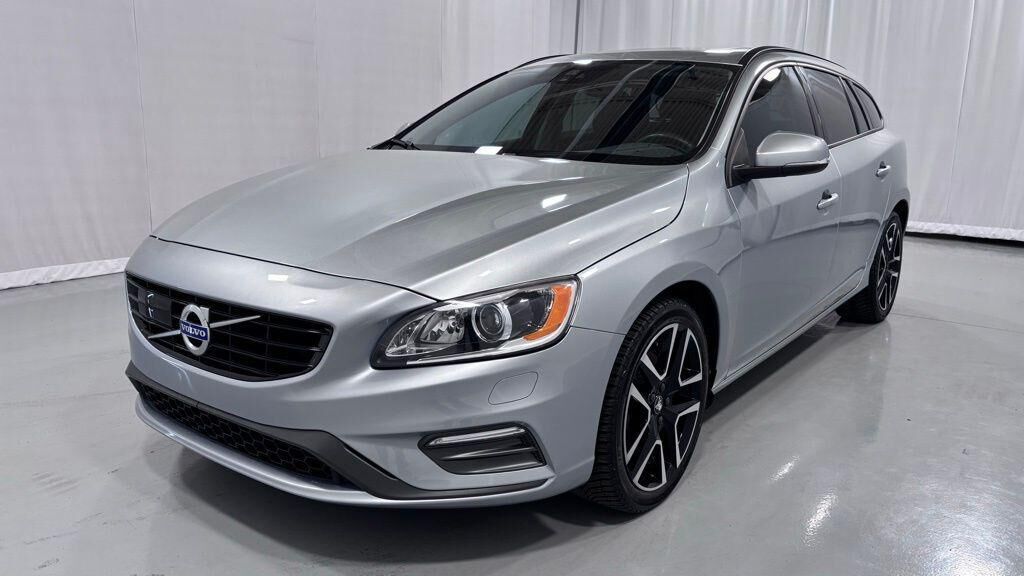 2018 VOLVO V60