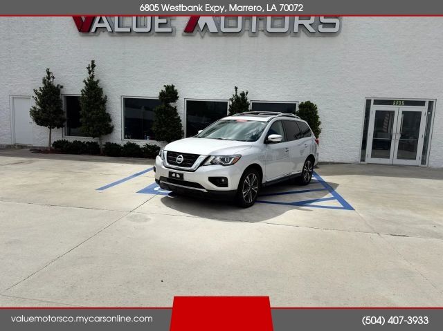 2017 NISSAN Pathfinder