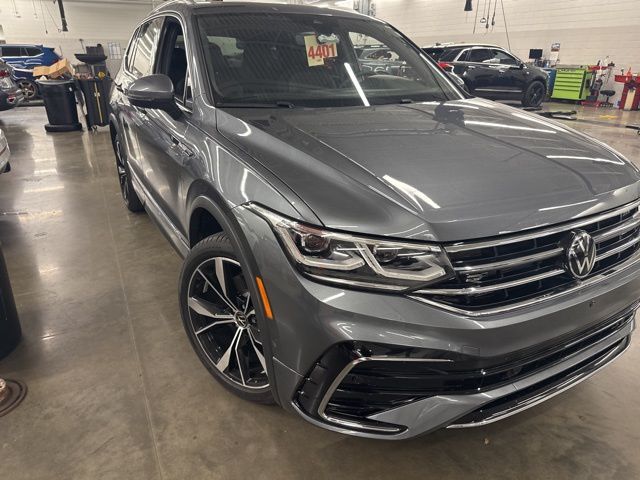 2024 VOLKSWAGEN Tiguan 4Motion