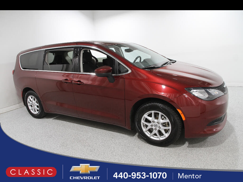 2023 CHRYSLER Voyager