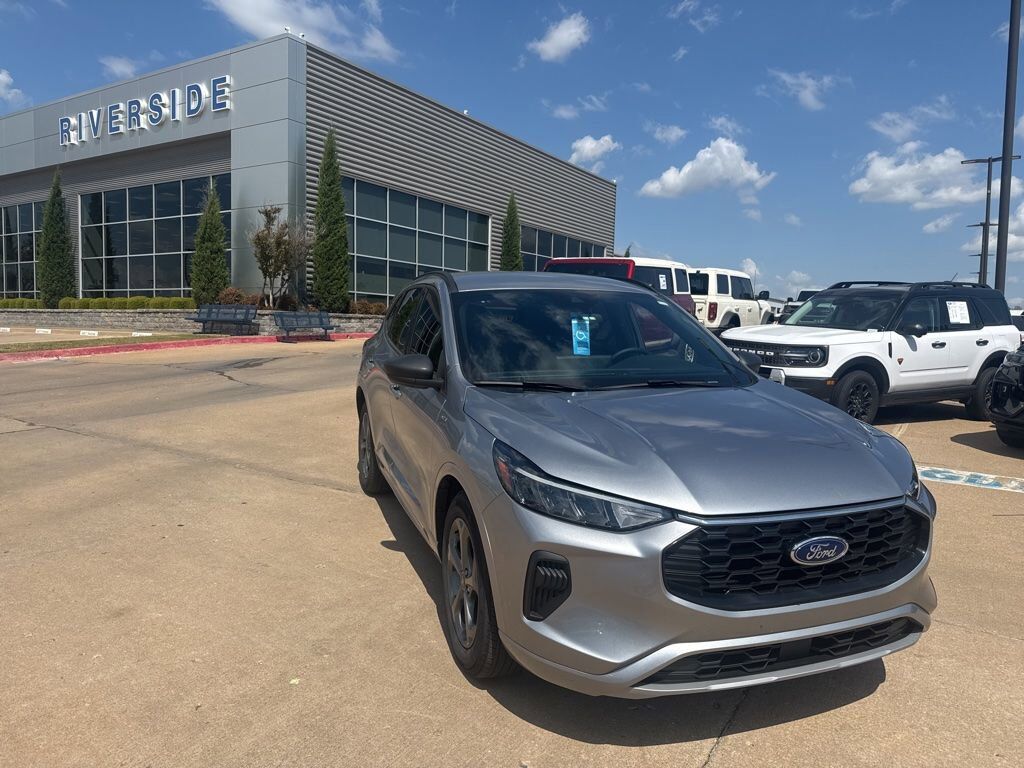 2024 FORD Escape