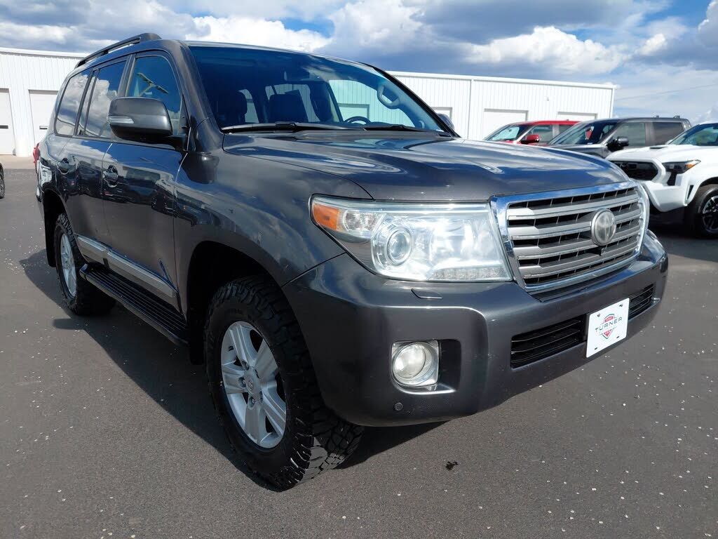 2013 TOYOTA Land Cruiser