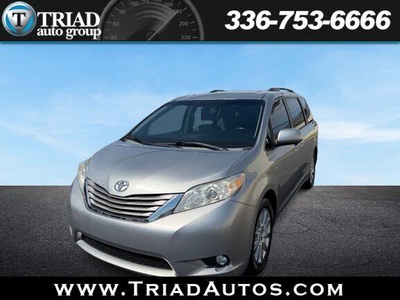 2016 TOYOTA Sienna