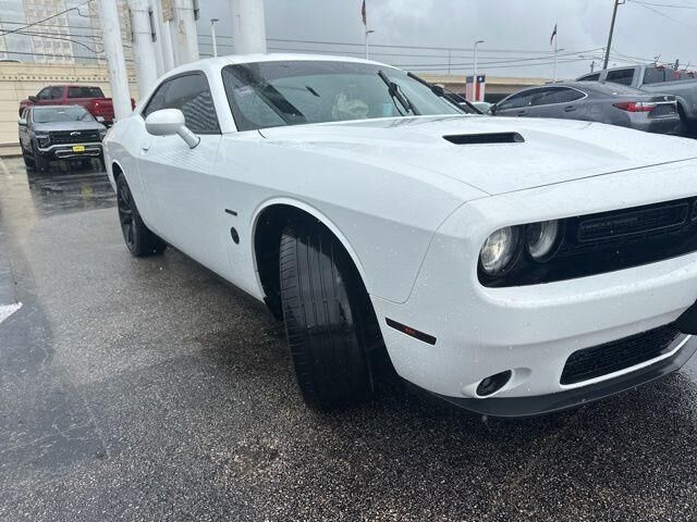 2016 DODGE Challenger