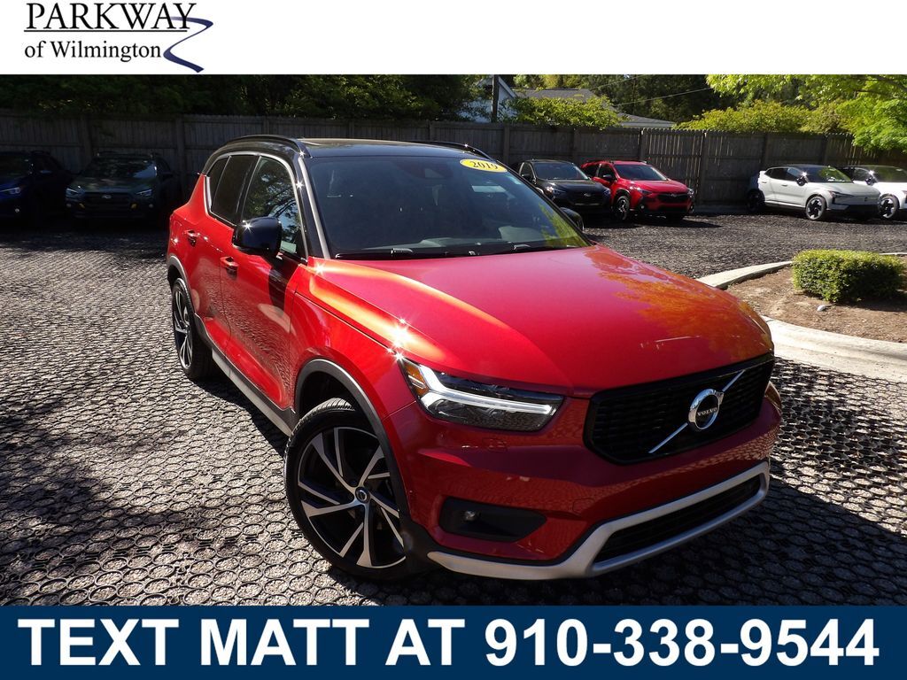 2019 VOLVO XC40