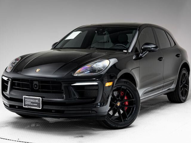 2025 PORSCHE Macan