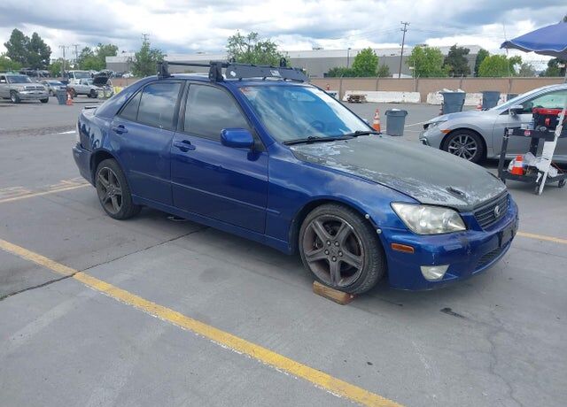 2001 LEXUS IS