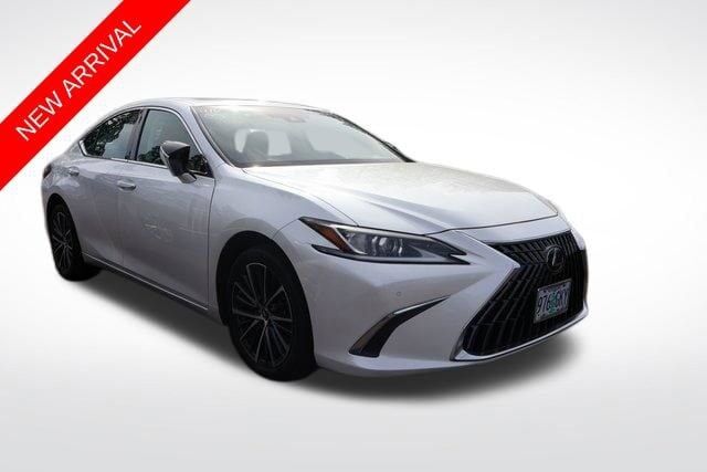 2022 LEXUS ES