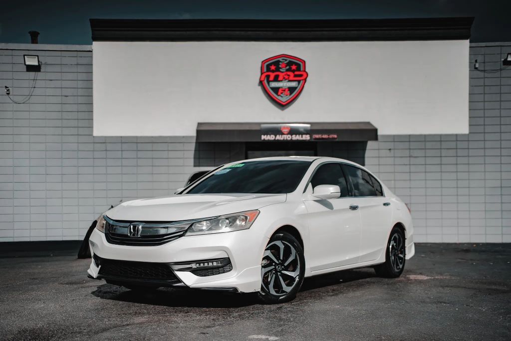 2017 HONDA Accord