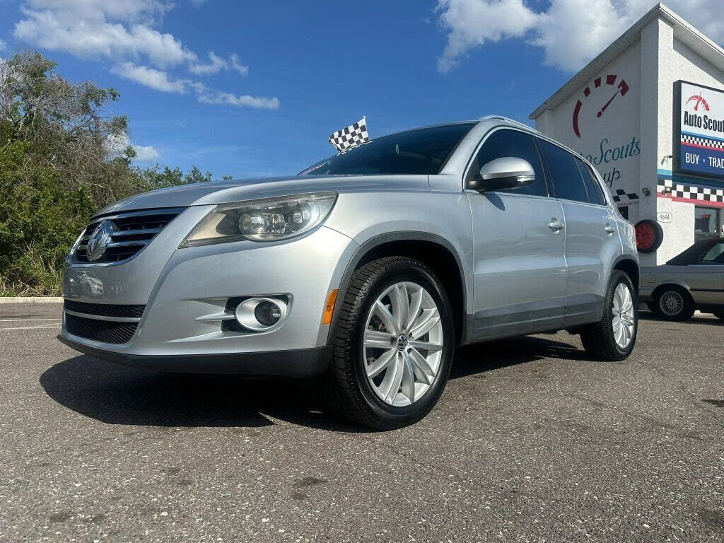 2011 VOLKSWAGEN Tiguan