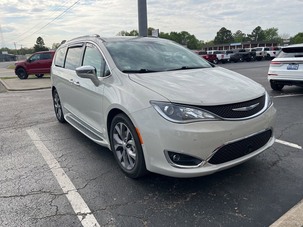 2019 CHRYSLER Pacifica
