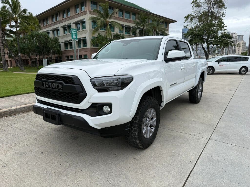 2018 TOYOTA Tacoma