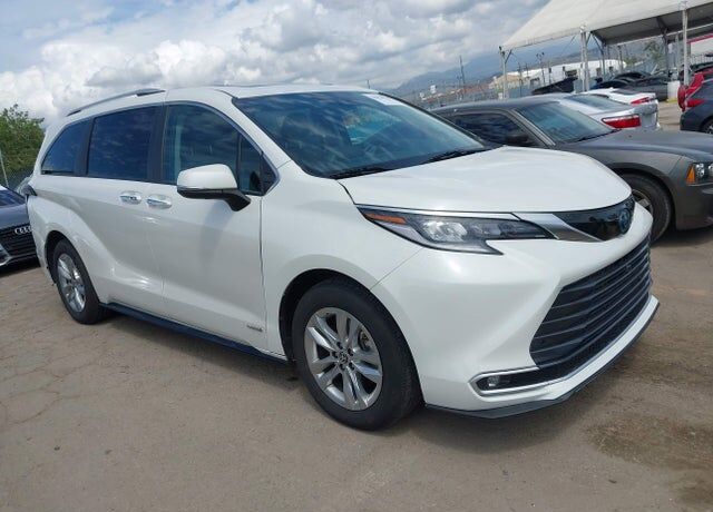 2021 TOYOTA Sienna