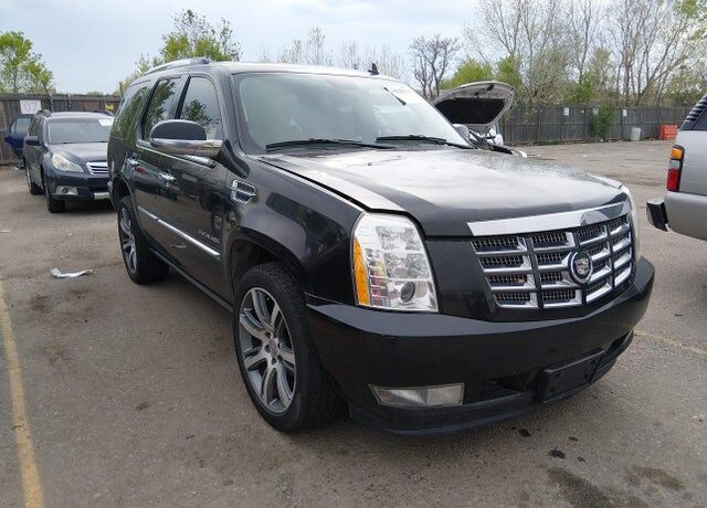 2011 CADILLAC Escalade